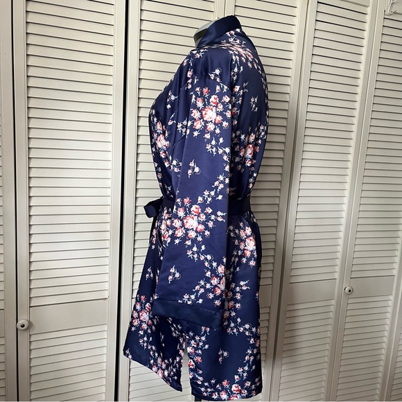 Morgan Lane Allie Robe Navy Floral Print Size: L/XL - Picture 5 of 8